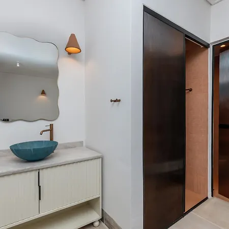 Armeno Aparthotel