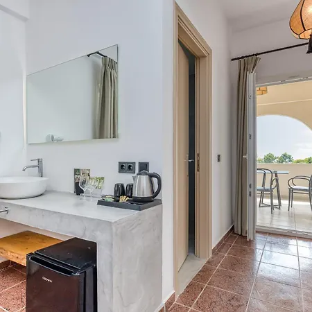 Aparthotel Armeno 4*