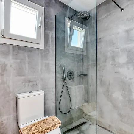 Armeno Aparthotel Marathias