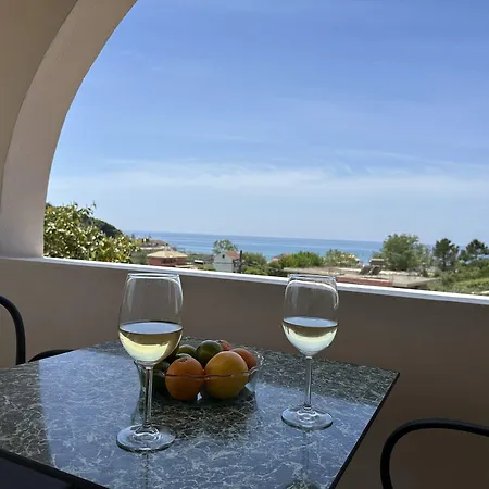 Armeno Apartahotel Marathias